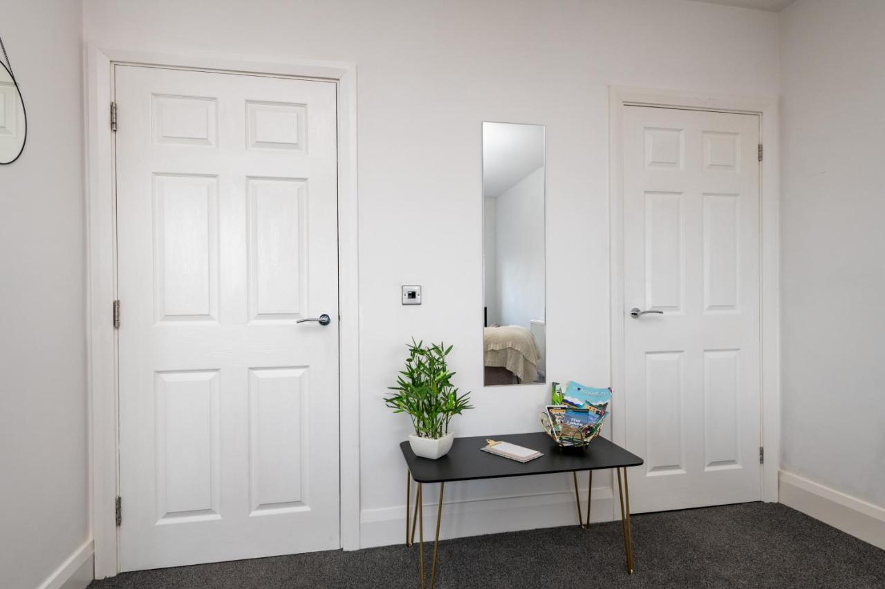 The Croston Balcony Apartment- Morecambe Central Promenade, Beach Front And Sea Views Екстериор снимка