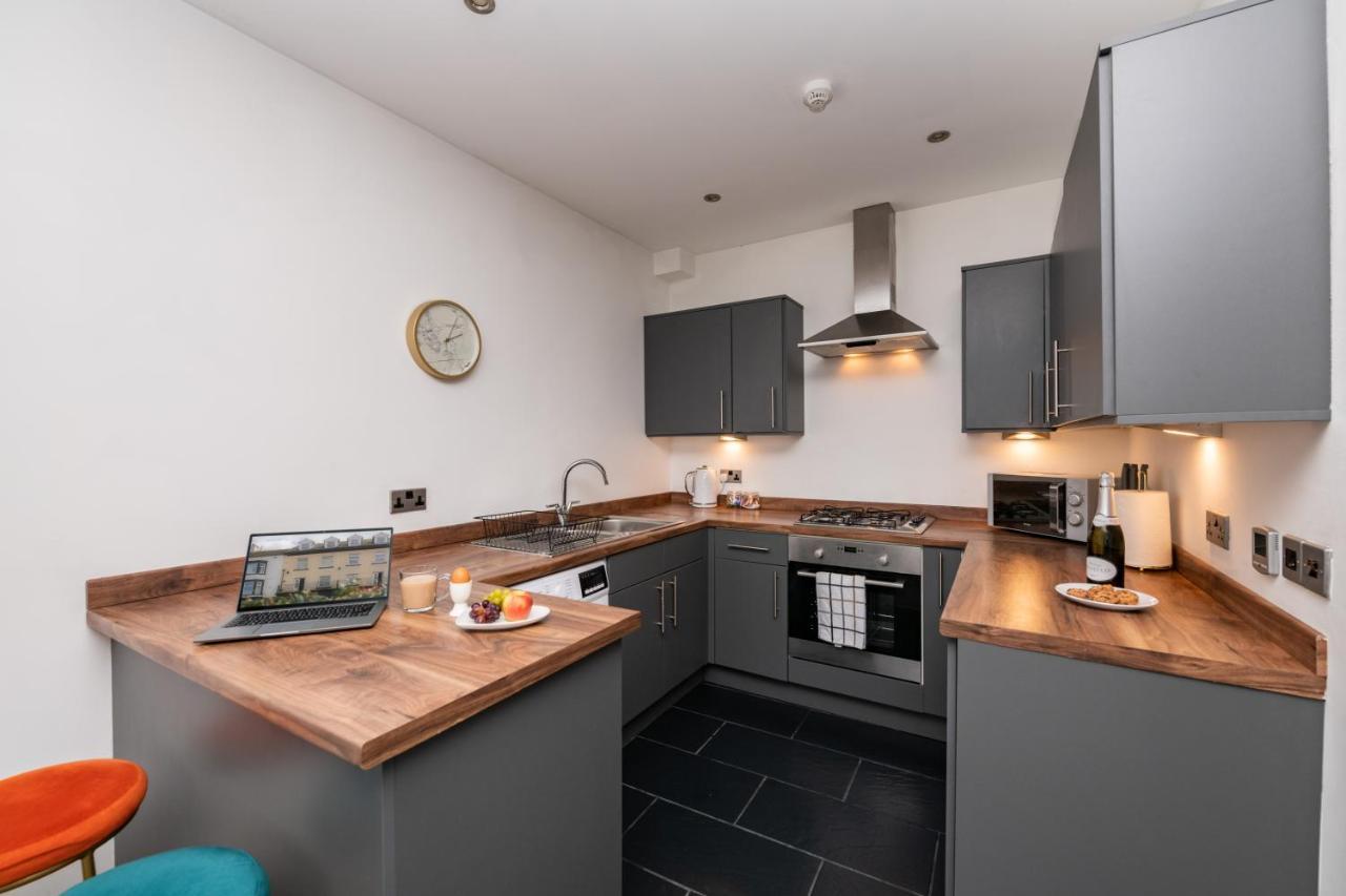 The Croston Balcony Apartment- Morecambe Central Promenade, Beach Front And Sea Views Екстериор снимка