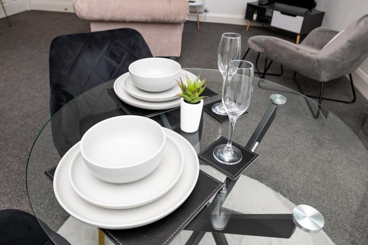 The Croston Balcony Apartment- Morecambe Central Promenade, Beach Front And Sea Views Екстериор снимка