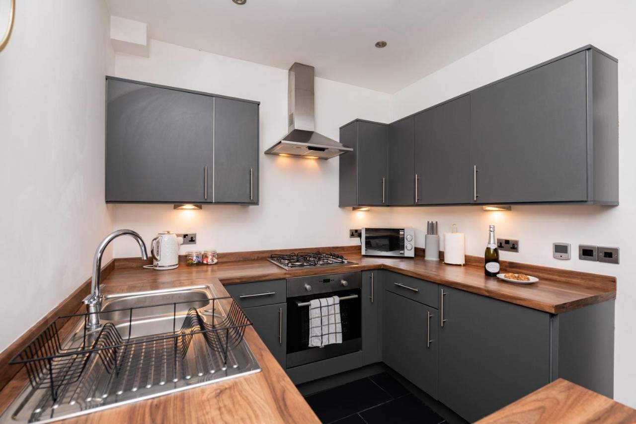 The Croston Balcony Apartment- Morecambe Central Promenade, Beach Front And Sea Views Екстериор снимка