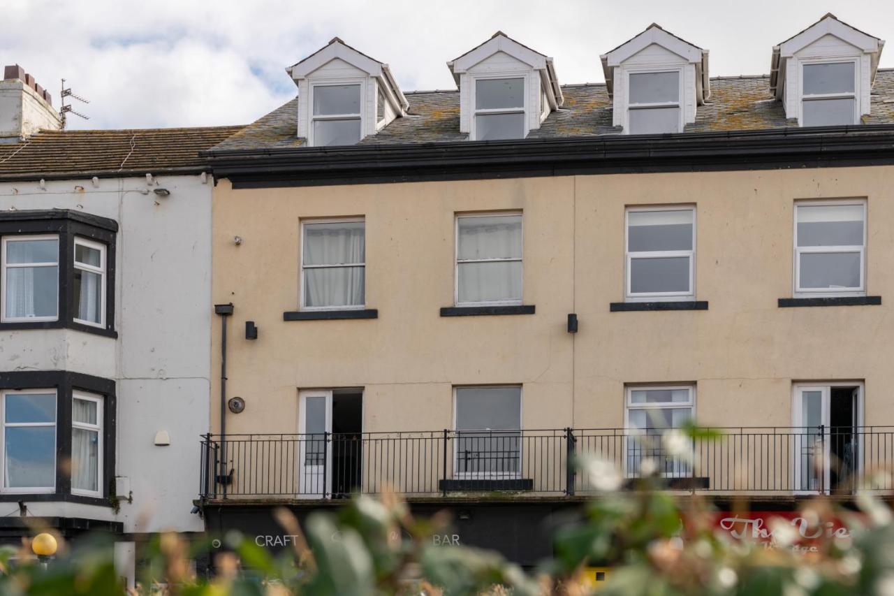 The Croston Balcony Apartment- Morecambe Central Promenade, Beach Front And Sea Views Екстериор снимка